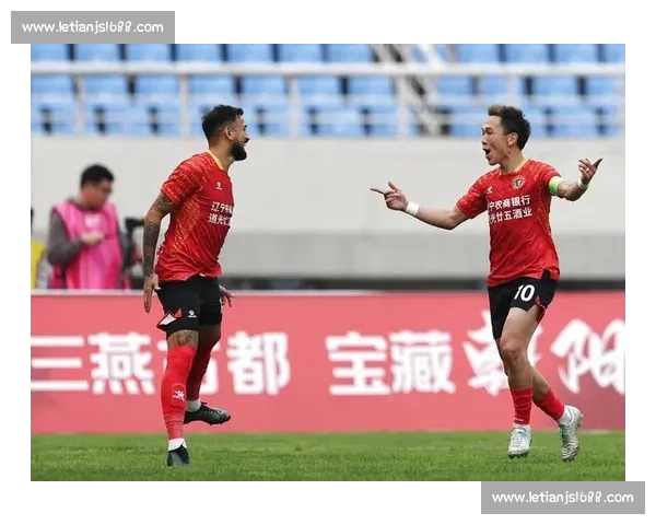 辽宁铁人 1-1 南京城市:邦本造点 + 中柱憾平,VAR 扼杀绝杀留争议 辽宁铁人 1-1 南京城市:邦本造点 + 中柱憾平,VAR 扼杀绝杀留争议