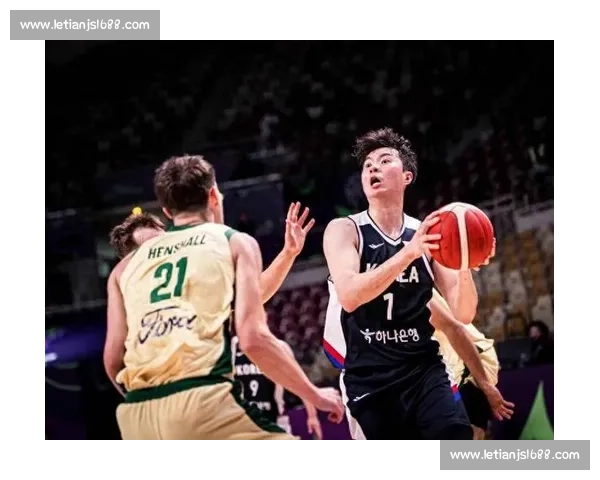 澳大利亚男篮亚洲杯首战狂胜韩国 36 分!麦克维三分 7 中 5 独砍 20 分率五人上双 澳大利亚男篮亚洲杯首战狂胜韩国 36 分!麦克维三分 7 中 5 独砍 20 分率五人上双