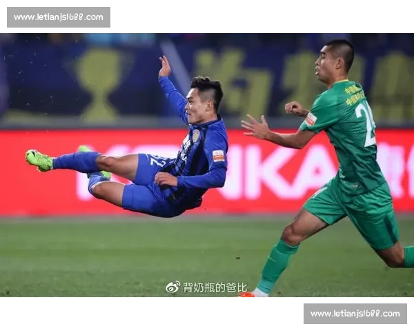 黄紫昌带伤出战创纪录!额眉缝八针仍头球破门 黄紫昌带伤出战创纪录!额眉缝八针仍头球破门