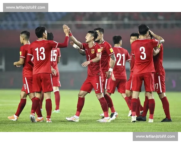 国足对阵卡塔尔下半场风云变幻攻防博弈引热议球迷关注度拉满 国足对阵卡塔尔下半场风云变幻攻防博弈引热议球迷关注度拉满